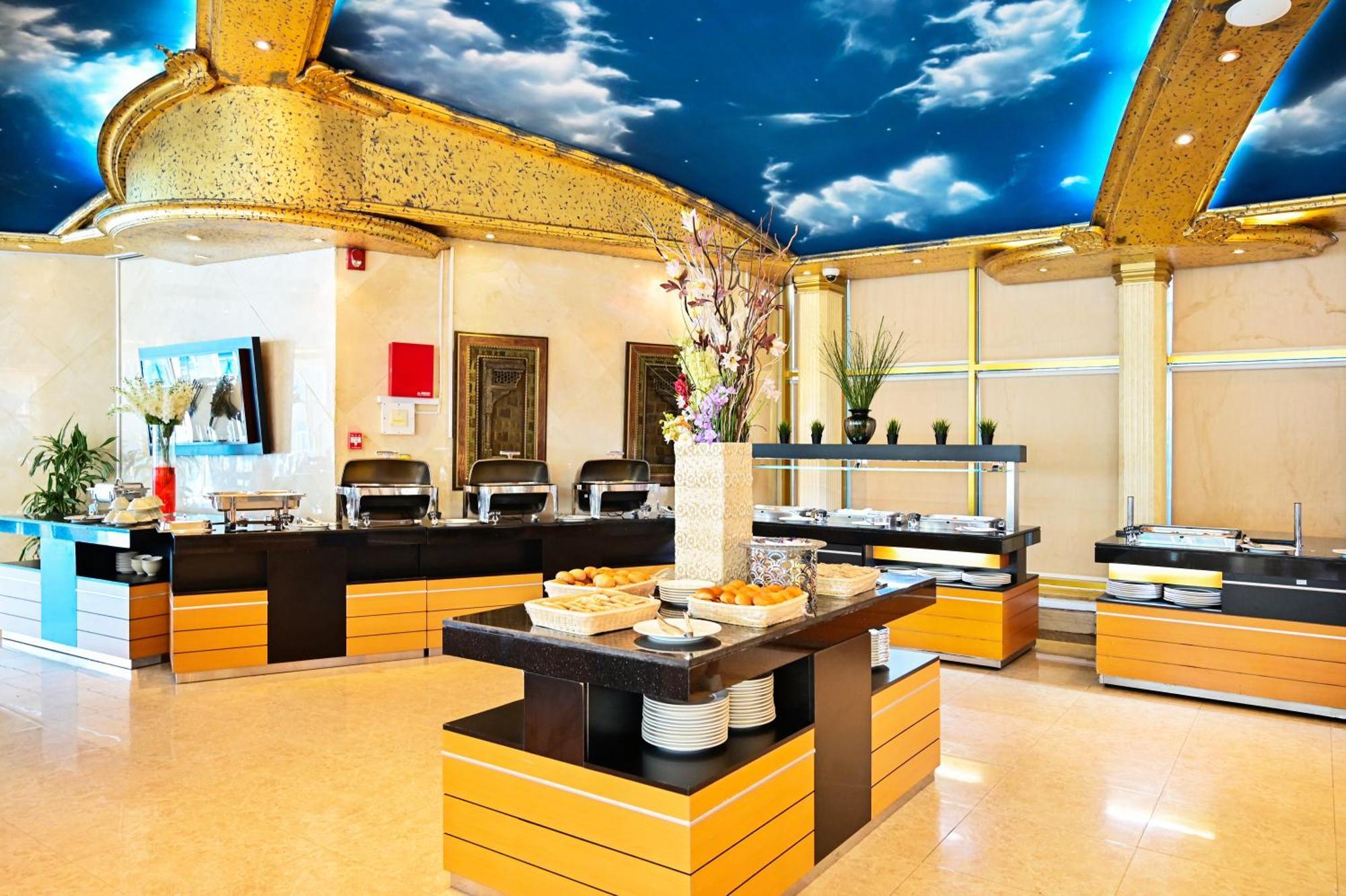 Tio Sea Resort Al Khor Exterior foto The restaurant