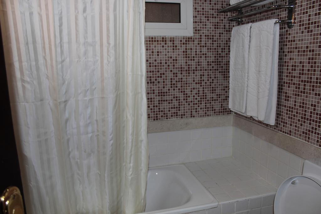 Tio Sea Resort Al Khor Exterior foto A shower curtain