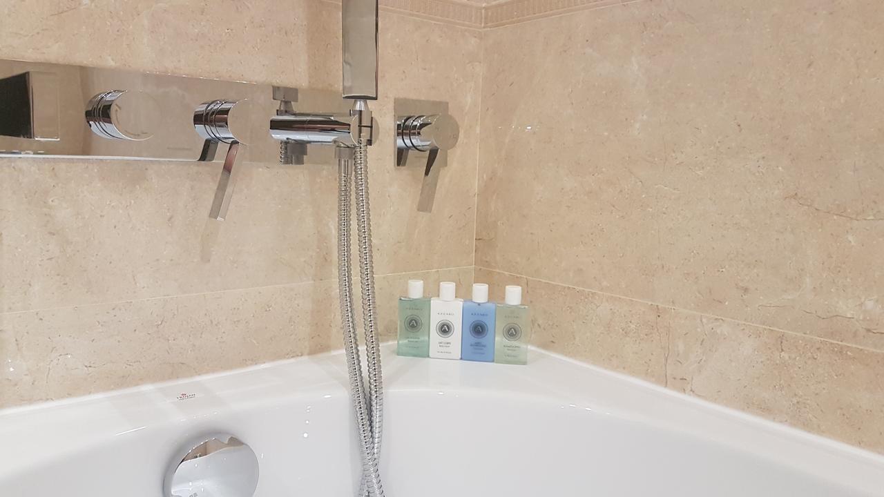 Tio Sea Resort Al Khor Exterior foto A shower hose