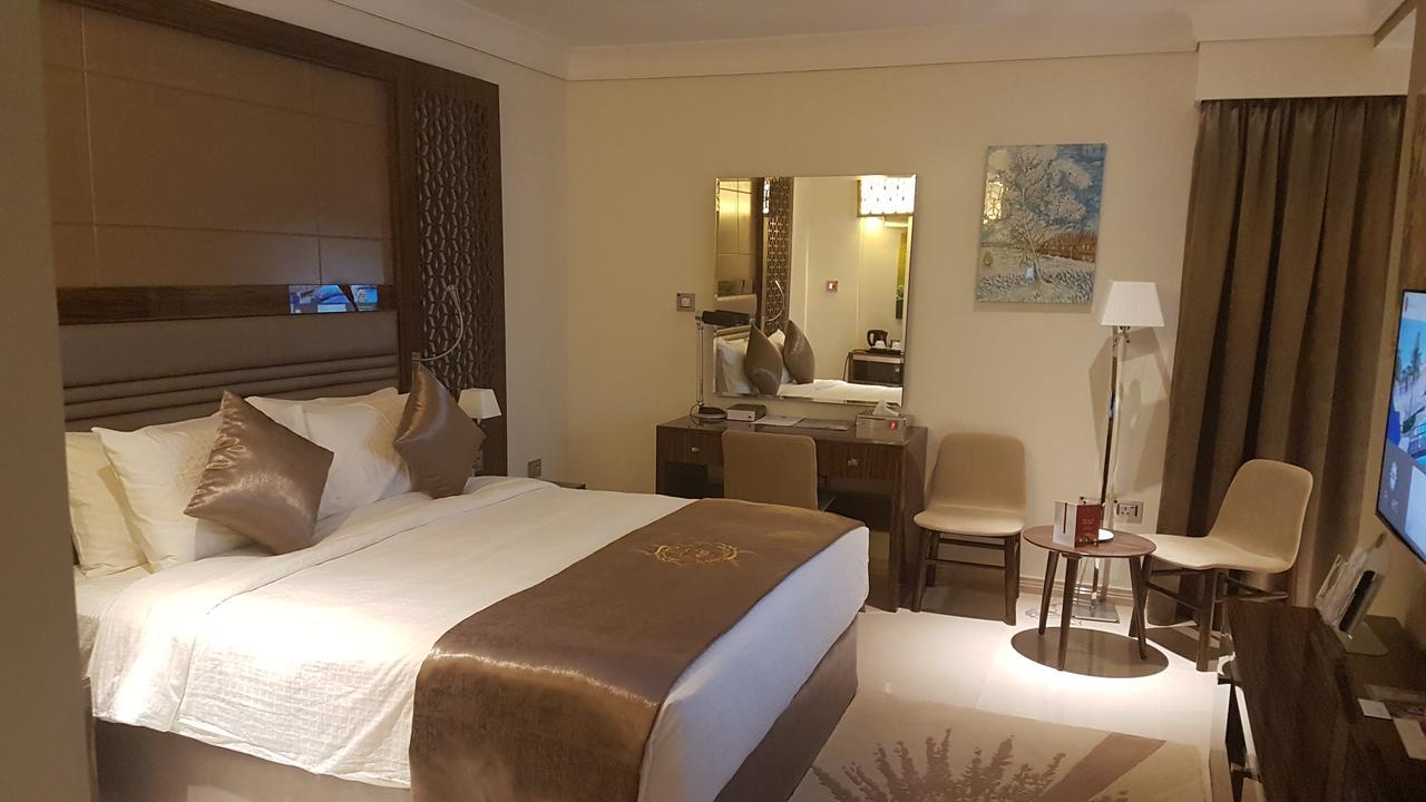 Tio Sea Resort Al Khor Exterior foto A room at the hotel