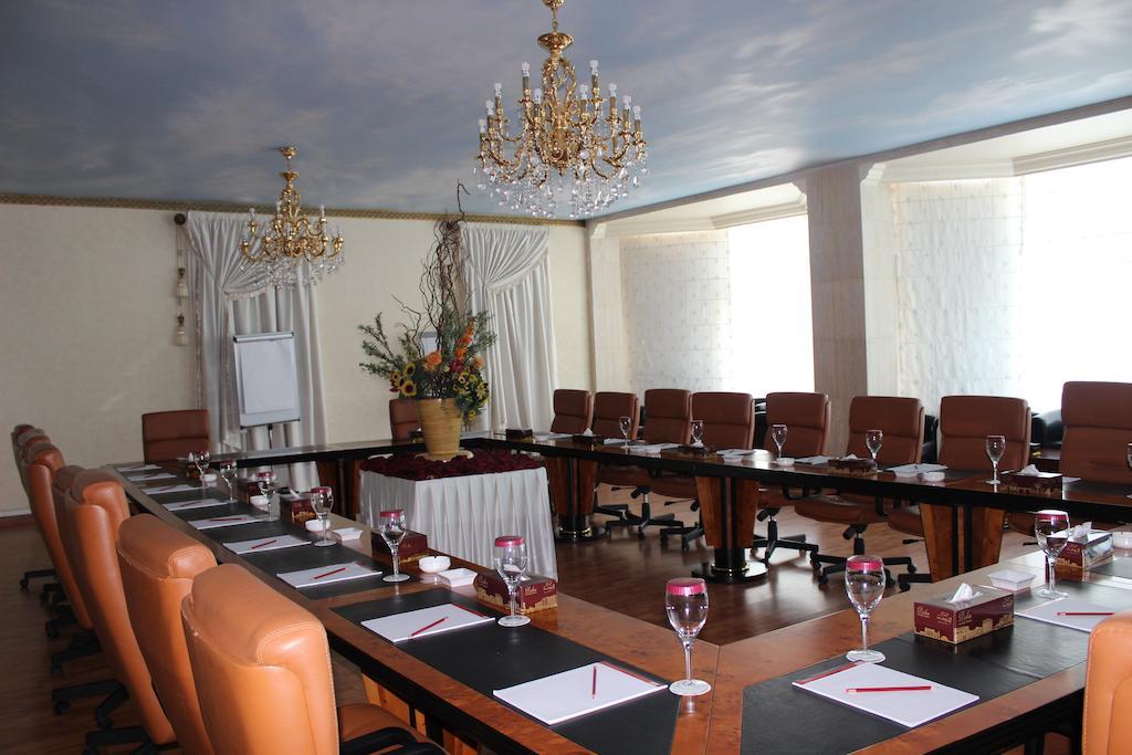 Tio Sea Resort Al Khor Exterior foto The conference room