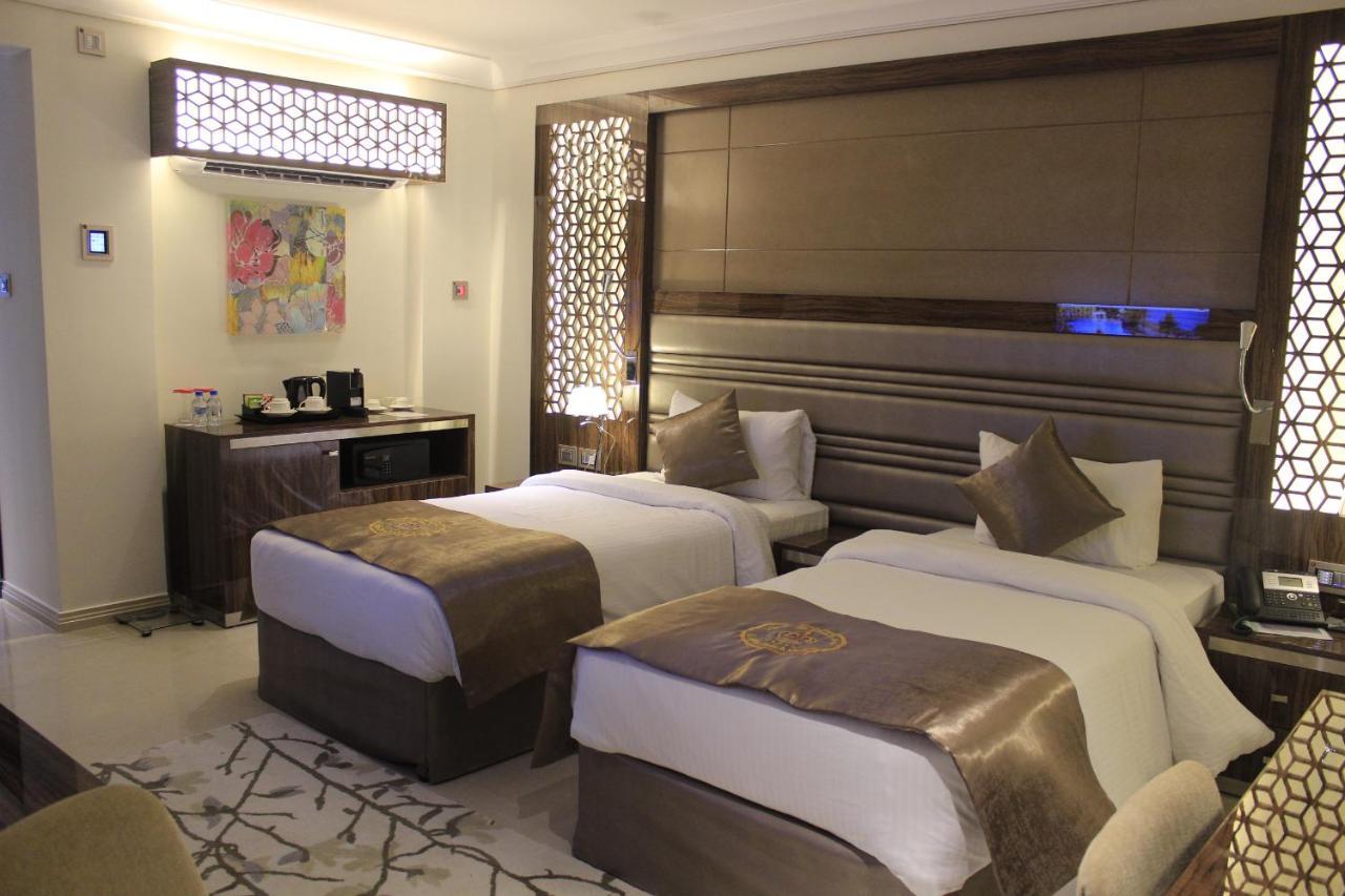Tio Sea Resort Al Khor Exterior foto A room at the hotel